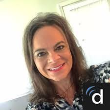 Laura Knarr's Instagram, Twitter & Facebook