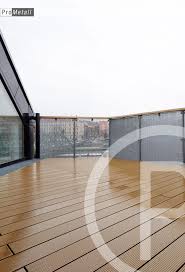 Projekt Wha Grangasse 1 1150wien Gitterroste Mit Flacheinfassungen Kombiniert Mit Holz Als Balkongelanderfullung Zu Nicht Alltagl Brustung Eckhaus Architekt