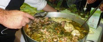 Nata quasi con lo scopo di depurarsi dopo le feste, questa ricetta, ricca e succulenta è. Minestra Maritata Napoletana La Ricetta Tradizionale Ricetta Ricette Idee Alimentari Minestra
