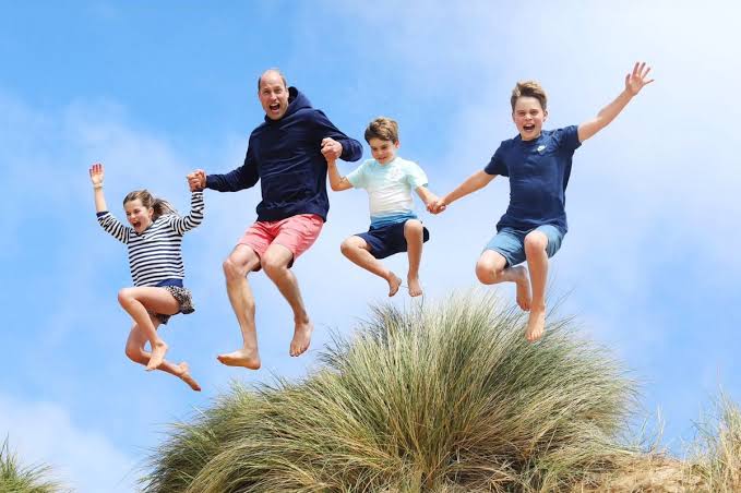 Kate Middleton shares new family photo with unusually personal message to William - The Mirror