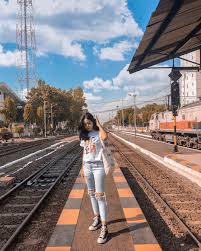 Untuk waktu yang menggunakan warna dasar merah berarti waktu kedatangan kereta. Info Jadwal Kereta Api Sancaka 2021 Harga Tiket Dan Rute Pemberhentian