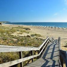 Are you looking for suitable hotels in alfarim? The Praia Do Meco Beach