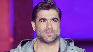 وتعاون وائل كفوري في أغنية كلنا مننجر مع كل من الشاعر الغنائي علي المولى والملحنان الموسيقيان رامي شلهوب وجمال ياسين، والموزع الموسيقي جمال ياسين، وميكس وماستر رالف سليمان. Ø¹Ù„ÙŠ Ø§Ù„Ù…ÙˆÙ„Ù‰ ÙŠØ¹Ù„Ù‚ Ø¹Ù„Ù‰ ØªØ¹Ø§ÙˆÙ†Ù‡ Ù…Ø¹ ÙˆØ§Ø¦Ù„ ÙƒÙÙˆØ±ÙŠ ÙÙŠ ÙƒÙ„Ù†Ø§ Ù…Ù†Ù†Ø¬Ø±
