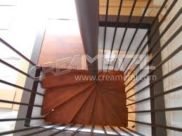 Focus sur 15 escaliers en colimaçon pour s'inspirer. Etude Et Fabrication Escalier Colimacon Cage Carre En Acier A Lyon 69 Creametal