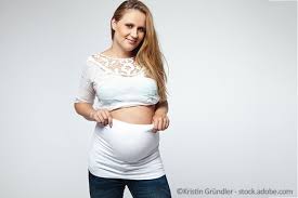 Wie sie rhabarber richtig pflanzen und ab wann sie ihn ernten sollten. Bauchband