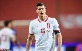 Robert lewandowski ended the night with no shots on target. England Vs Poland Robert Lewandowski Ruled Out Of World Cup Qualifier News Chant Uk