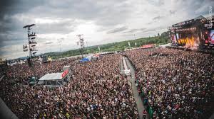 Rock am ring is one of the biggest and widely renowned rock music festivals in europe, if not the entire world. Trotz Corona Krise Rock Am Ring Halt Am Termin Fest Musik Bild De