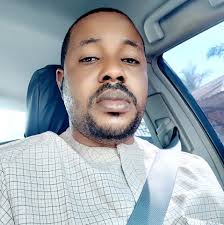 Fiqh of Menstruation (1 of 4) Alhamdulillah wasalatu wasalaam 'ala  rasuulillah Menstrual blood is thick-dark blood and it has unpleasant odour  different from ordinary blood familiar to women. It is accompanied by