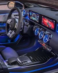 Mercedes Amg A35 Sedan 2020 Depois Do Hot Hatch Marca Alema Revelou Na Europa O Seda Compacto Com Desempenho De Tira Mercedes Benz Cars Mercedes Benz Amg Benz