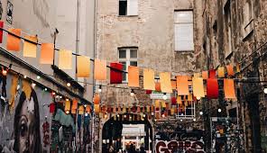 Near s hackescher markt, u weinmeisterstr, m/tram gipsstraße. Haus Schwarzenberg Il Cortile Nascosto Piu Alternativo Di Berlino Berlino Magazine
