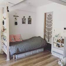 ベッド周り dvd 収納 アクセントカーテン チラ猫 ベッド下収納 などのインテリア実例 2017 08 31 18 26 37 roomclip ルームクリップ インテリア ベッド下収納 模様替え