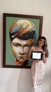 Estela Brooks's Instagram, Twitter & Facebook