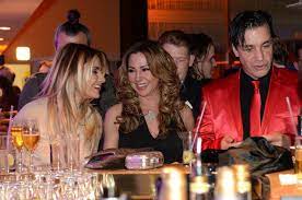 Now sophia is engaged with andy laplegua, combichrist's singer. Bild Zu Sophia Thomalla Simone Thomalla Till Lindemann Till Lindemann Sophia Thomalla Till Lindemann Thomalla