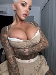 Bec Gorton - Free pics, galleries & more at Babepedia