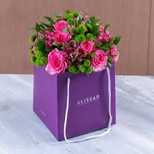 How Can An Online Flower Shop In Dubai Help In Gifting With Images Online Flower Shop Flowers Online Flower Store