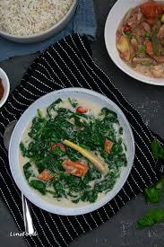 Walaupun hidangan ini cukup mudah dan 'simple'. Bayam Masak Lemak Spinach In Coconut Milk