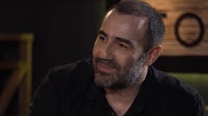 Ο αντώνης κανάκης είναι από τους παρουσιαστές που δεν θέλει να απασχολεί με τα προσωπικά του, ωστόσο , αναζητήσεις που έχουν να κάνουν με τον γάμο του, την ηλικία του, τα παιδιά, την κόρη. Antwnhs Kanakhs O Gamos Den Exei Kamia Barythta Gia Emena Ti Eipe Gia Thn Apwleia Toy Patera Toy Binteo