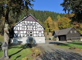 Der zustand des gebäudes ist unwichtig. Datei Attendorn Bremge Hof Rinscheid Jpg Wikipedia