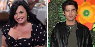 Dancing with the devil on march 22, 2021 in beverly hills, california. Demi Lovato Has A New Boyfriend Crashes His Instagram Live