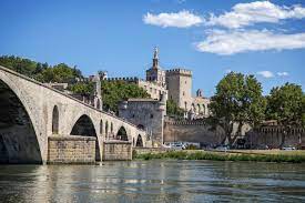 It is the main city of the département of vaucluse , and is on the banks of the rhône river. The Armenians Of Avignon And Vaucluse Little Armenias
