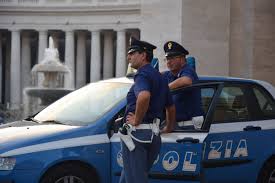 Bu galerimizde de dünyanın en iyi polis arabalarını göreceğiz. Masaustu Polis Sehir Italya Mimari Eski Araba Arac Avrupa Kilise Roma Surme Rom Antik Sehir Arkitektur Kyrka Polis Sanpietro Piazzasanpietro Stpeterbasilica Citt Delvaticano Peterskyrkan Vatikanstaten Petersplatsen Kompakt