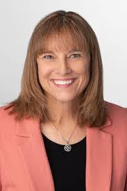 Bessie Dooley's Instagram, Twitter & Facebook