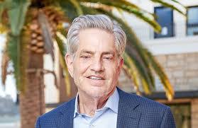 Fred Moll's Instagram, Twitter & Facebook