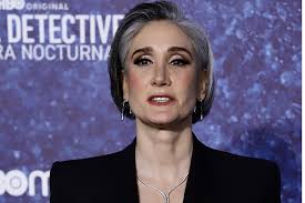 Tras éxito de 'True Detective' la mexicana Issa López también dirigirá la  quinta temporada