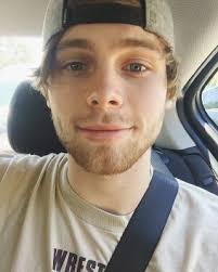 Cliché. *Luke Hemmings*