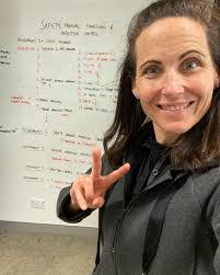 Kimberley Robb's Instagram, Twitter & Facebook