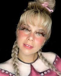 Amber Travers (@ambertraversmua) • Instagram photos and videos