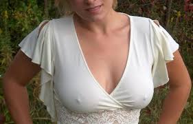 Voici l'une des raisons pour lesquelles le confinement pourrait avoir instauré le #nobra comme pratique de fond. Quelles Alternatives Aux Soutien Gorges