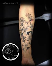 Tatouage Femme Lys Depressionen Hilfe