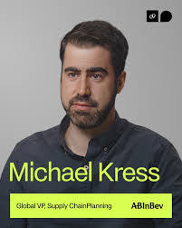 Ashley Simcox's Instagram, Twitter & Facebook