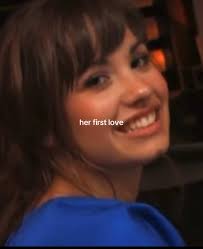 this one is for all the lesbians whos gay awakening was demi lovato  #demilovato #demilovatoedits #fyp #camprock #2000s