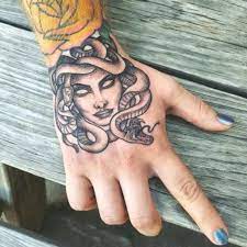 Mein Neues Medusa Tattoo Von Chelsea Bei Schwarzen Tattoos Fort Worth Chelsea Bei Chelsea Fort Medusatattoo Mei Medusa Tattoo Tattoos Hand Tattoos