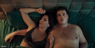 Грудастая Карина Зверева в бюстгальтере