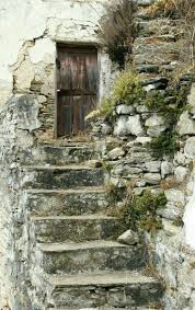 Epingle Par Chatho Sur Photographie Abstraite En 2020 Vieilles Portes Portes Anciennes Porte Fenetre