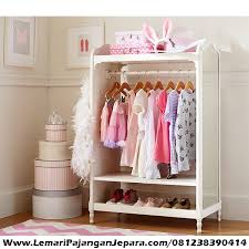 Jual lemari pakaian anak minimalis kayu model terbaru 2021 & harga promo ☑️garansi 14 hari ☑️ harga murah ⚡ free ongkir + jaminan pengiriman. Lemari Gantungan Pakaian Anak Cermin Furniture Asli Jepara