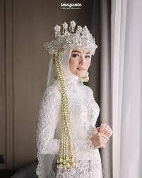 Ramainya kabar citra kirana dan rezky aditya lakukan sesi foto prewedding telah ramai dibicarakan. Foto Penampilan Citra Kirana Jadi Pengantin Sunda Cantik Manglingi Pengantin Pengantin Berhijab Pengantin Muslim