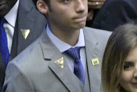 Jair renan bolsonaro, 22, is the youngest of the president's four sons, and is now beginning to follow in the footsteps of the rest of the bolsonaro brood. Jair Renan Bolsonaro Visao Catolica