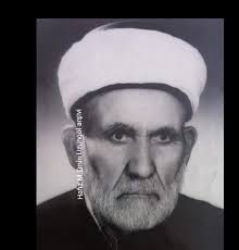 ZEKİ HAFIZ DAYI ( 1907 1981 ) Urfa'nın sevilen meşhur Hafız ve  Alimlerindendir.Sert üslublu Vaaz ve Hutbeleri ile tanınırdı.Hafızlığını  Teyzesinin yanında tamamlamış,Tecvit ve Kıraat ilmini Kurra Mehmet Hafızdan  öğrenmiştir.Uzun yıllar görev yaptığı