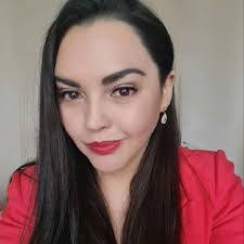 Carolina Lazo's Instagram, Twitter & Facebook