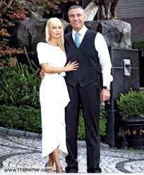 Sedat peker 2001 yılında ilk eşinden boşanmıştı. Sedat Peker In Esi Ozge Nin Bilinmeyenleri Foto Galerisi
