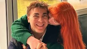 Cristian Castro estrena nueva novia y ella lo presume ante todos