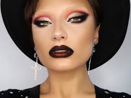 13 Stunningly Beauty Witch Makeup Ideas