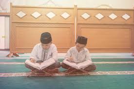 Memulai pertengahan surat cukup dengan ta'awudz tanpa bismillahir rahmanir rahim. Belajar Hafazan Al Quran Online Kelas Hafalan Surah Juz Amma