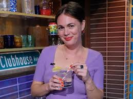 Roman is an american food writer, chef and internet personality. New York Times Alison Roman Will Return As She Announces Newsletter