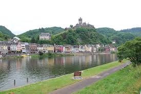 Museum lainnya yang tak kalah menarik adalah pergamon yang memiliki gaya bangunan timur tengah. Cochem Kastil Mosel Jerman Sungai Romantis Tempat Tempat Menarik Benteng Kota Istana Kekaisaran Secara Historis Pikist