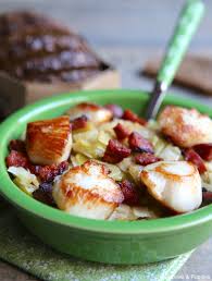 Saint Jacques Fondue De Poireaux Et Chorizo Recette Recettes De Cuisine Recette Petoncle Recette
